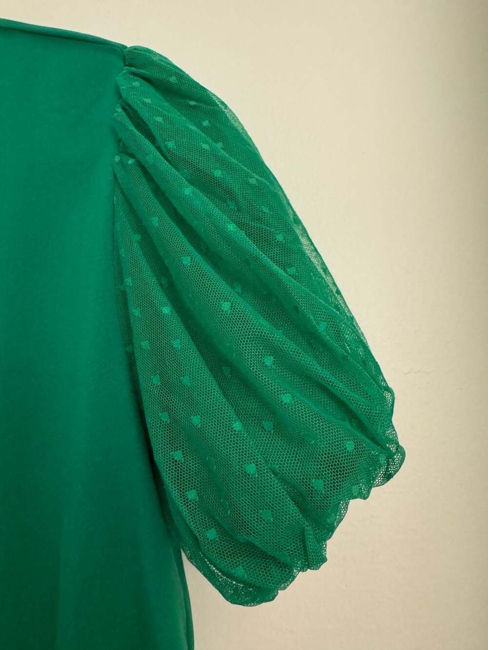 Jodifl NWOT Green V-Neck Shift Dress with Sheer Dot Puff Sleeves - Picture 3 of 4